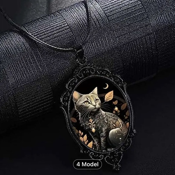 Cat lovers! Vibrant light colored cat Portrait under glass~ leather rope. - Picture 2 of 3